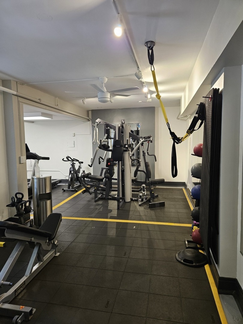 5048 N MARINE Drive Unit: 3A