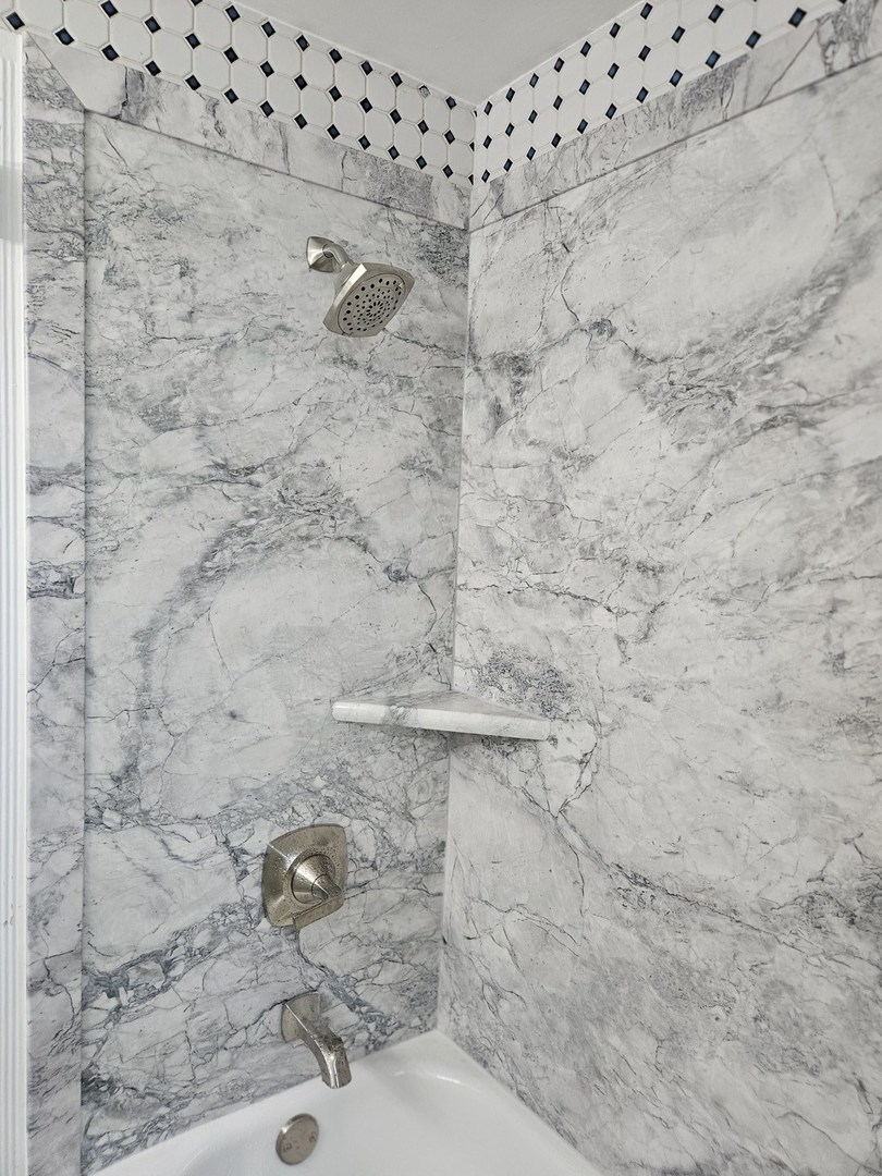 5048 N MARINE Drive Unit: 3A