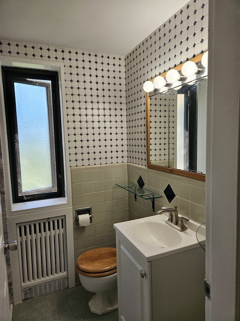 5048 N MARINE Drive Unit: 3A