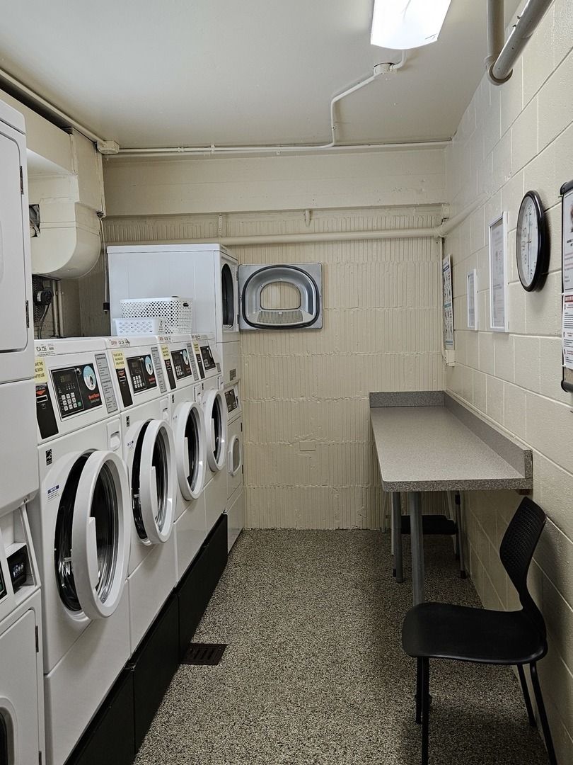 5048 N MARINE Drive Unit: 3A