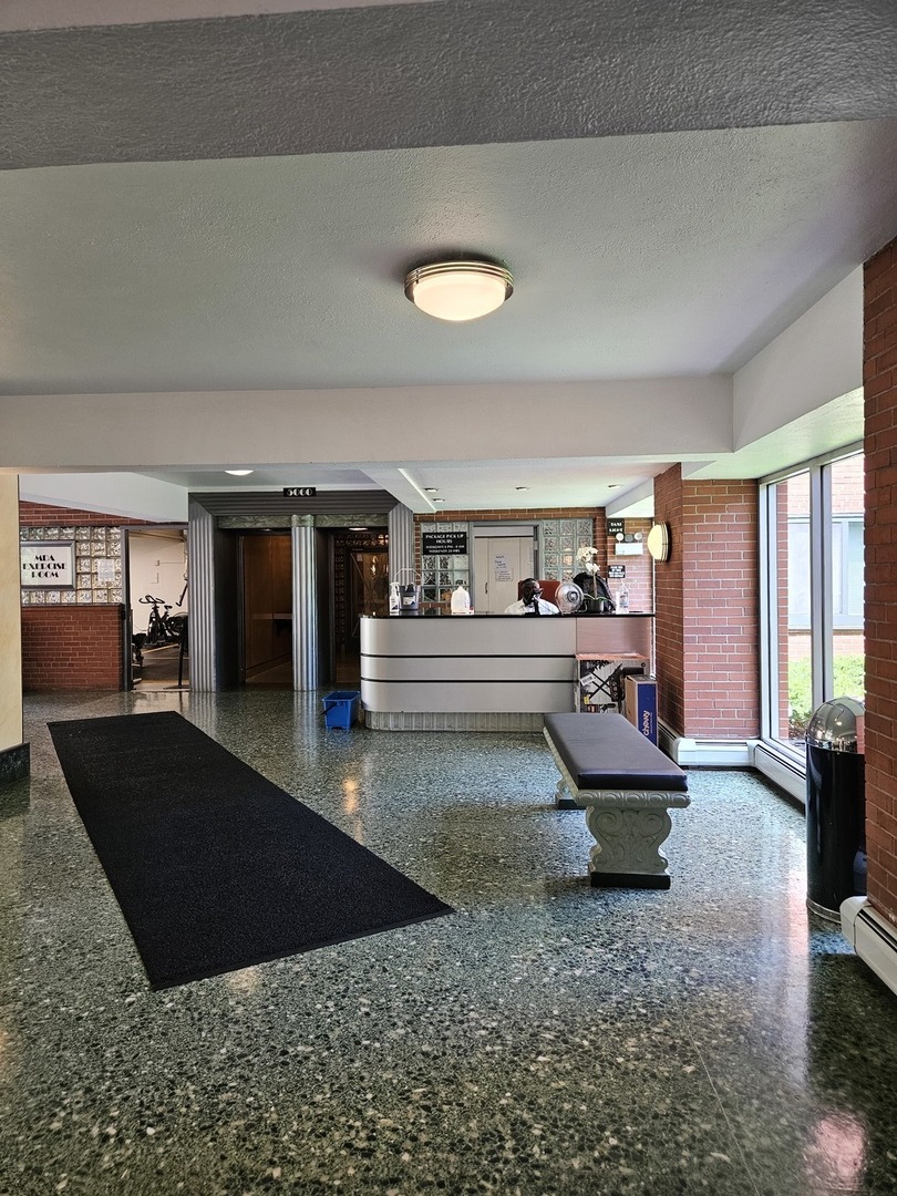 5048 N MARINE Drive Unit: 3A