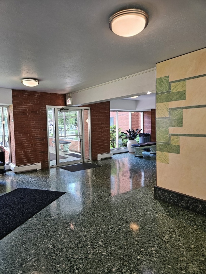 5048 N MARINE Drive Unit: 3A