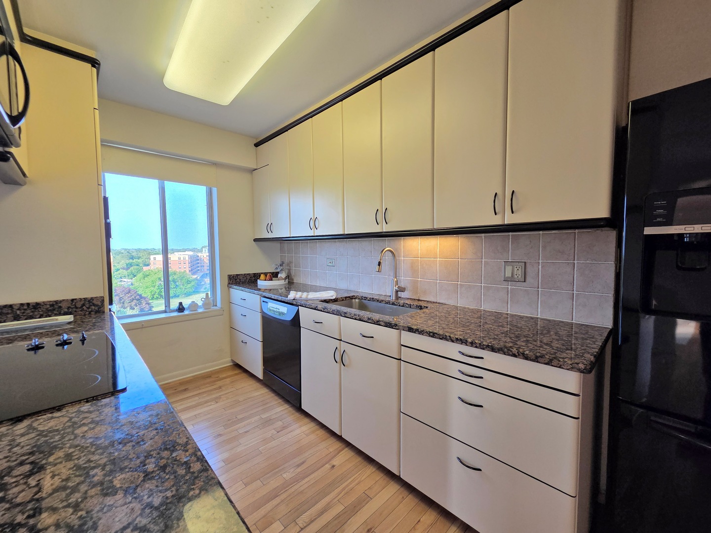 6833 N Kedzie Avenue Unit: 816