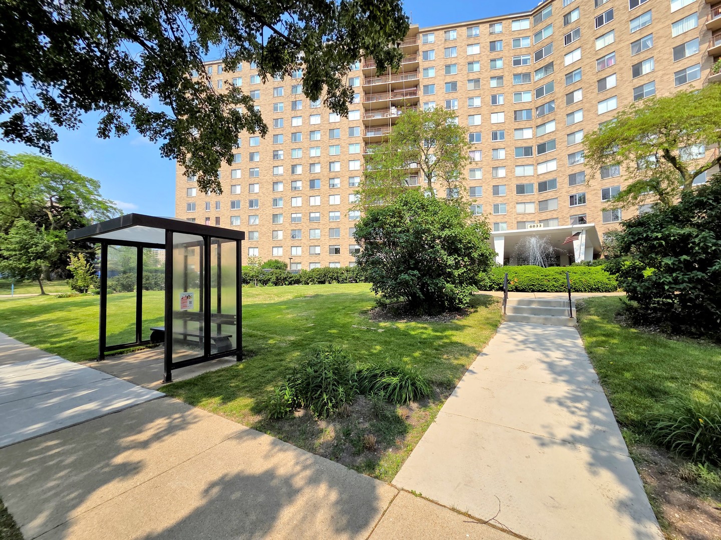 6833 N Kedzie Avenue Unit: 816