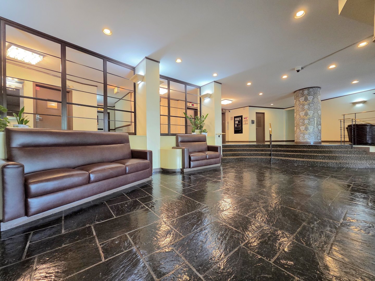 6833 N Kedzie Avenue Unit: 816