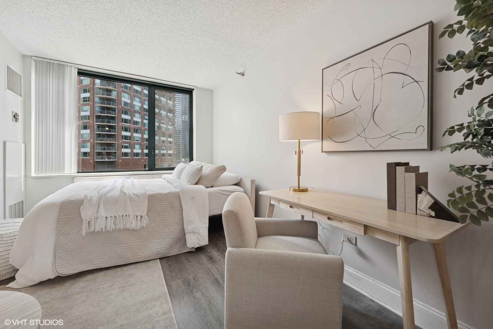 440 N MCCLURG Court Unit: 1107