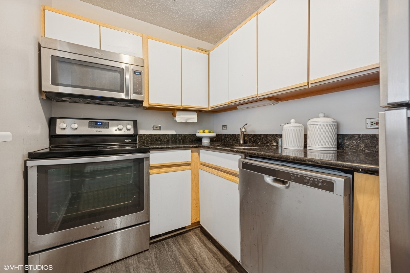 440 N MCCLURG Court Unit: 1107