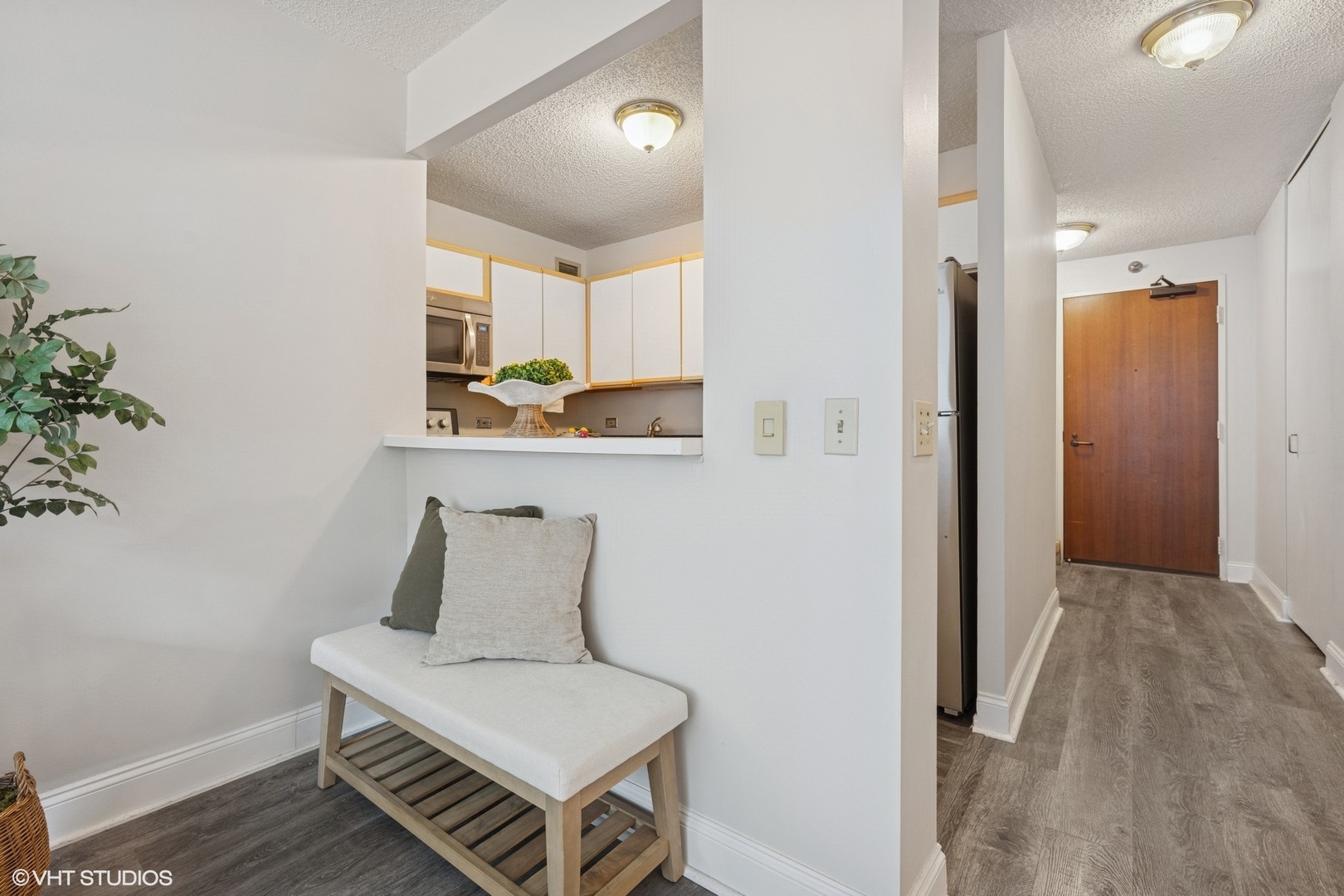 440 N MCCLURG Court Unit: 1107