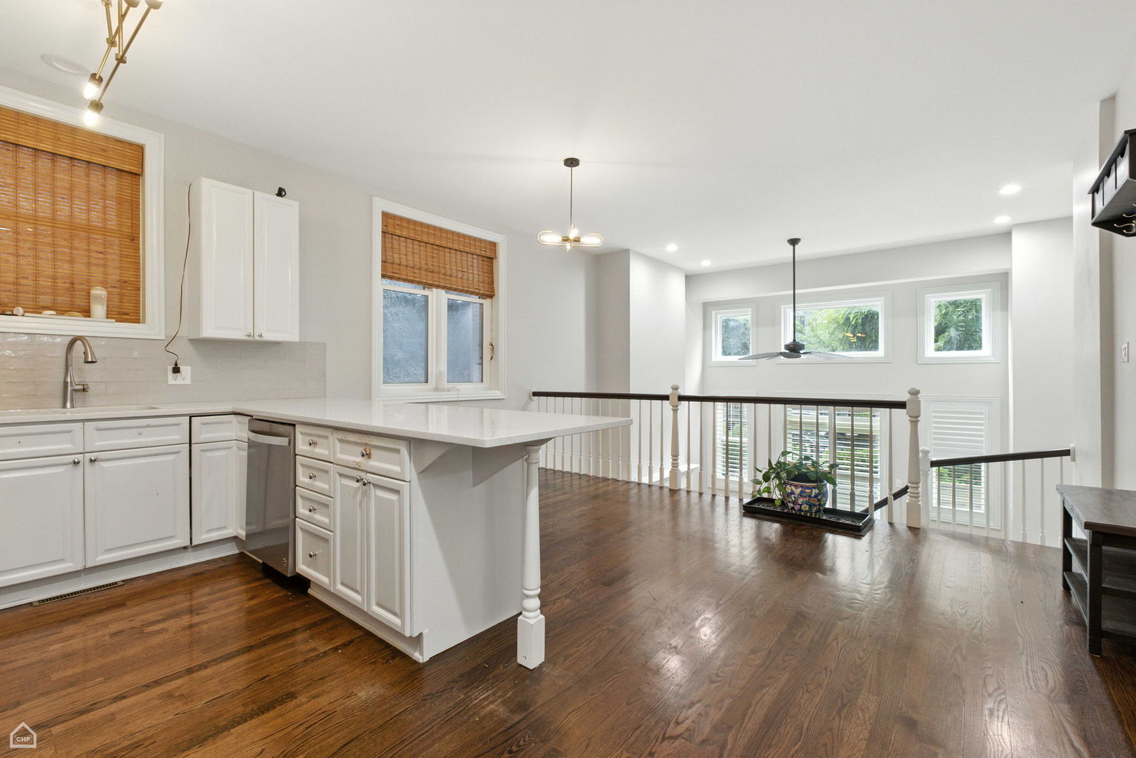 860 W Buckingham Place Unit: 1E