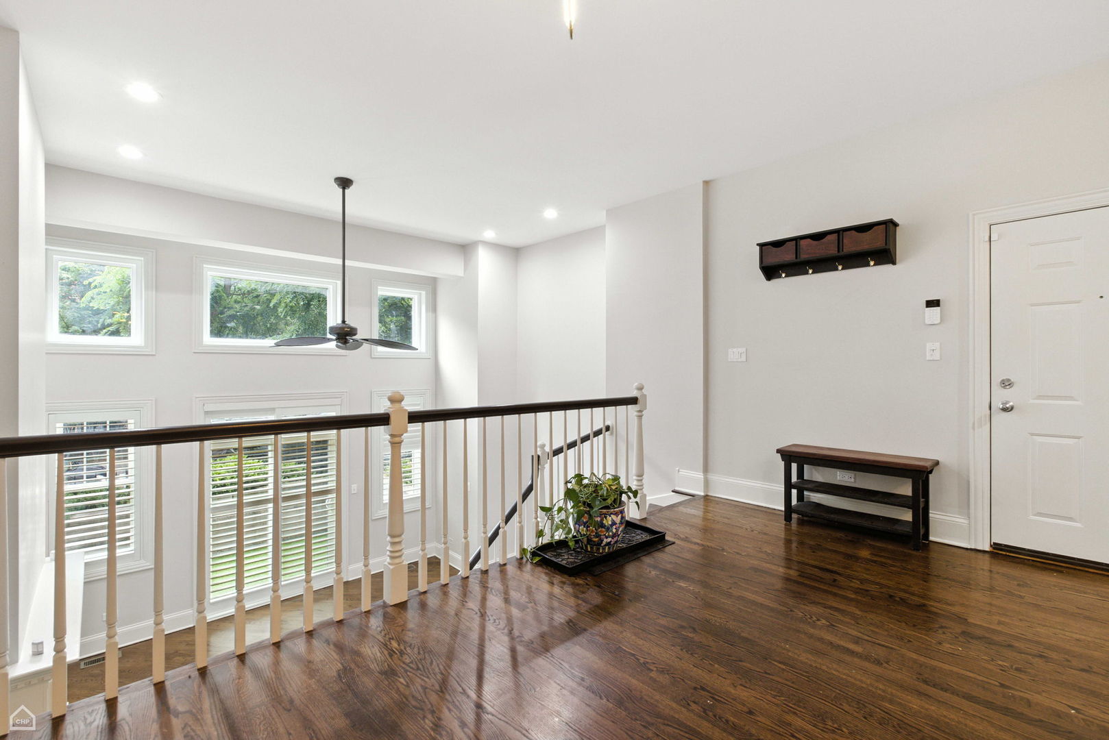 860 W Buckingham Place Unit: 1E