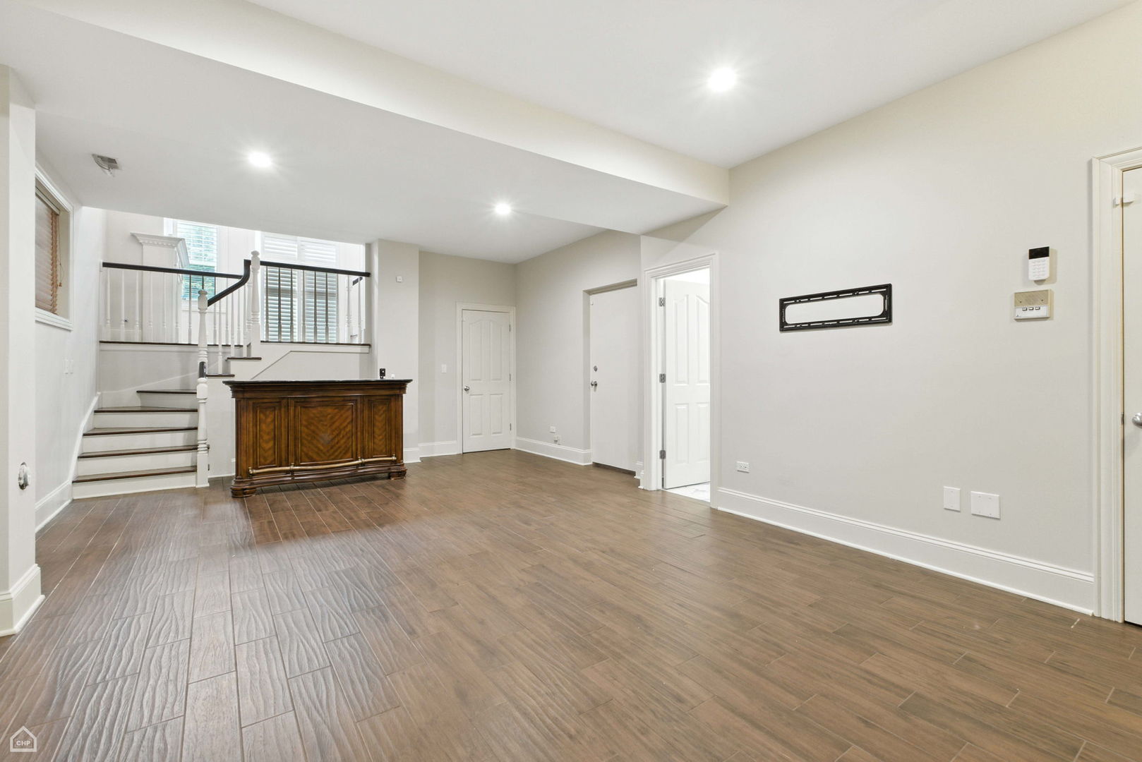 860 W Buckingham Place Unit: 1E