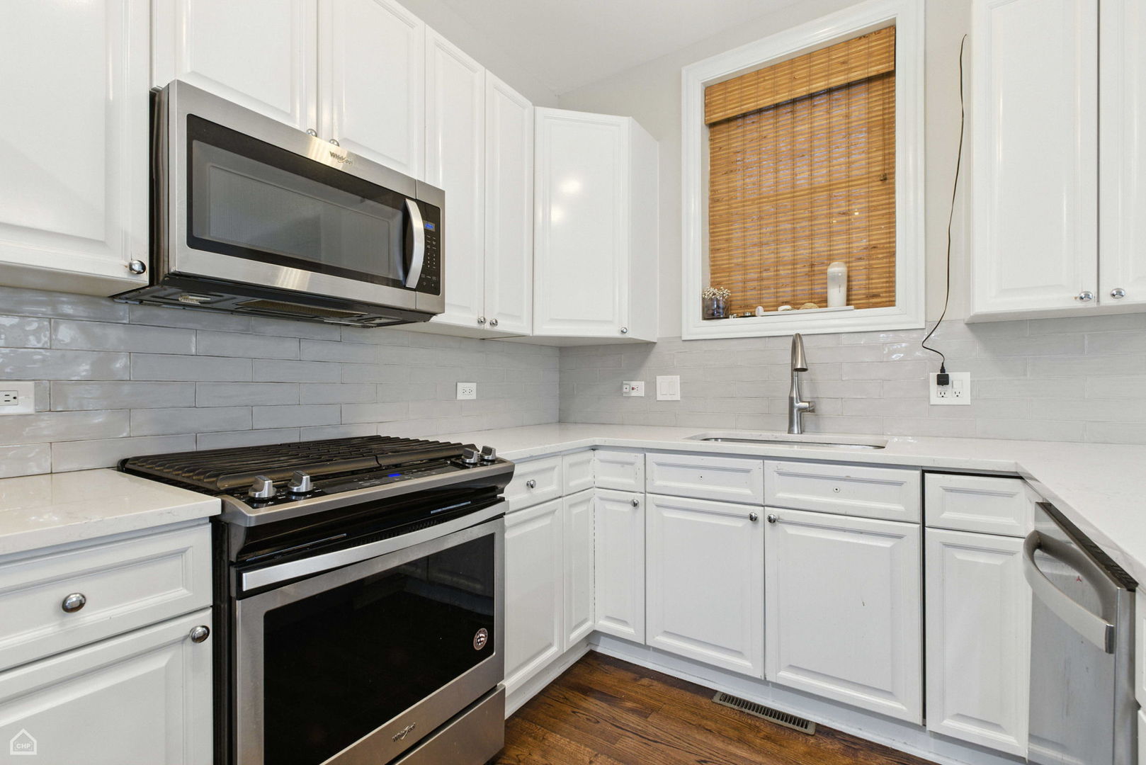 860 W Buckingham Place Unit: 1E