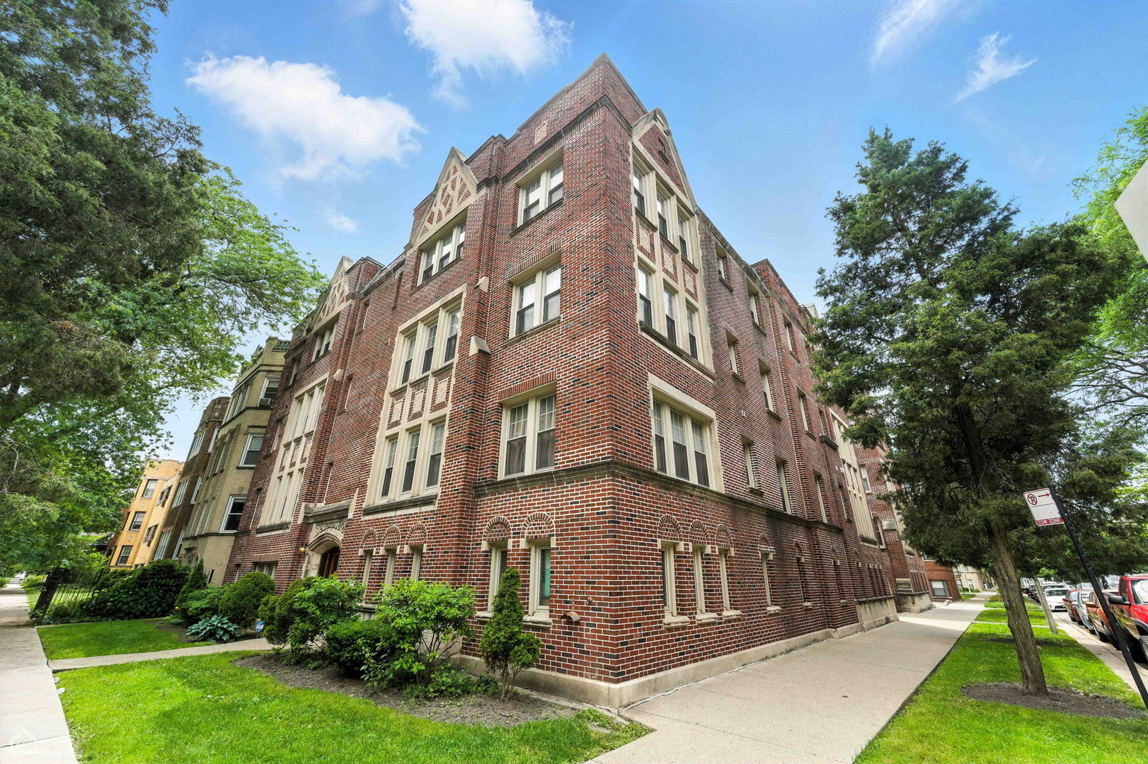 2611 W Rosemont Avenue Unit: A