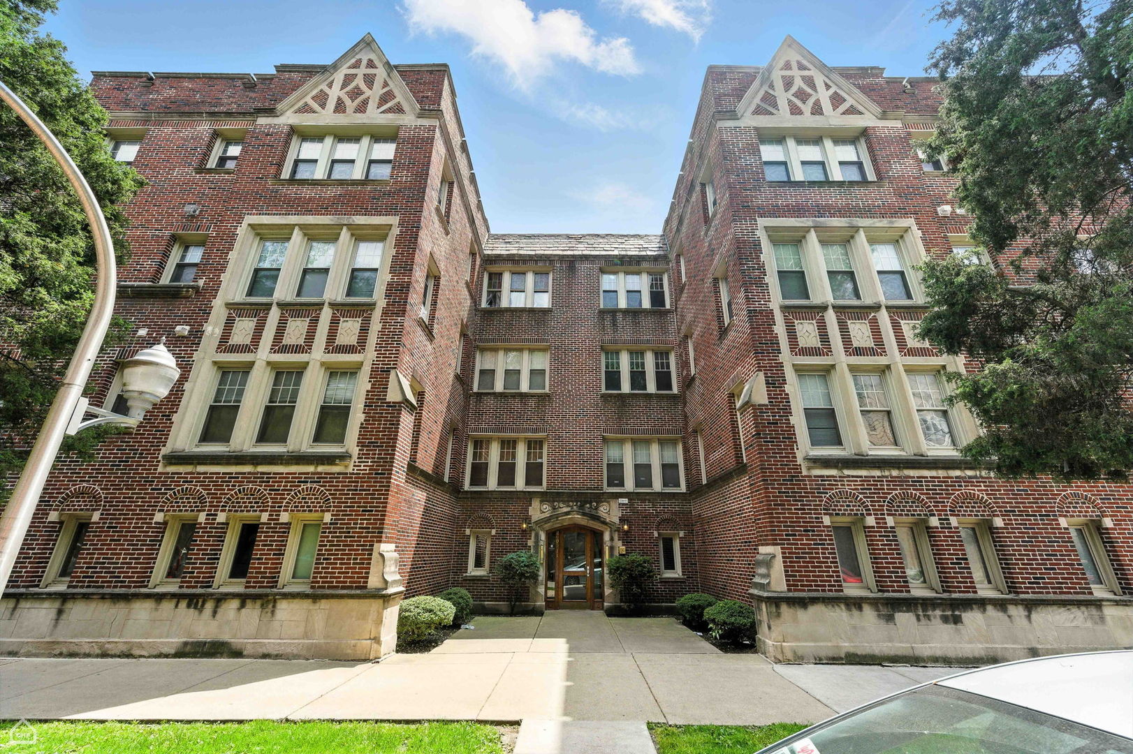 2611 W Rosemont Avenue Unit: A