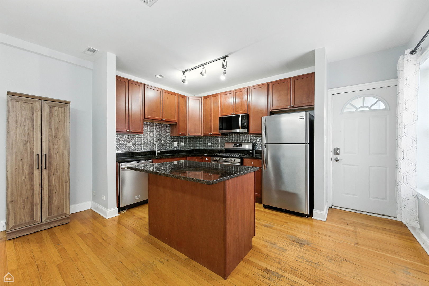 2611 W Rosemont Avenue Unit: A