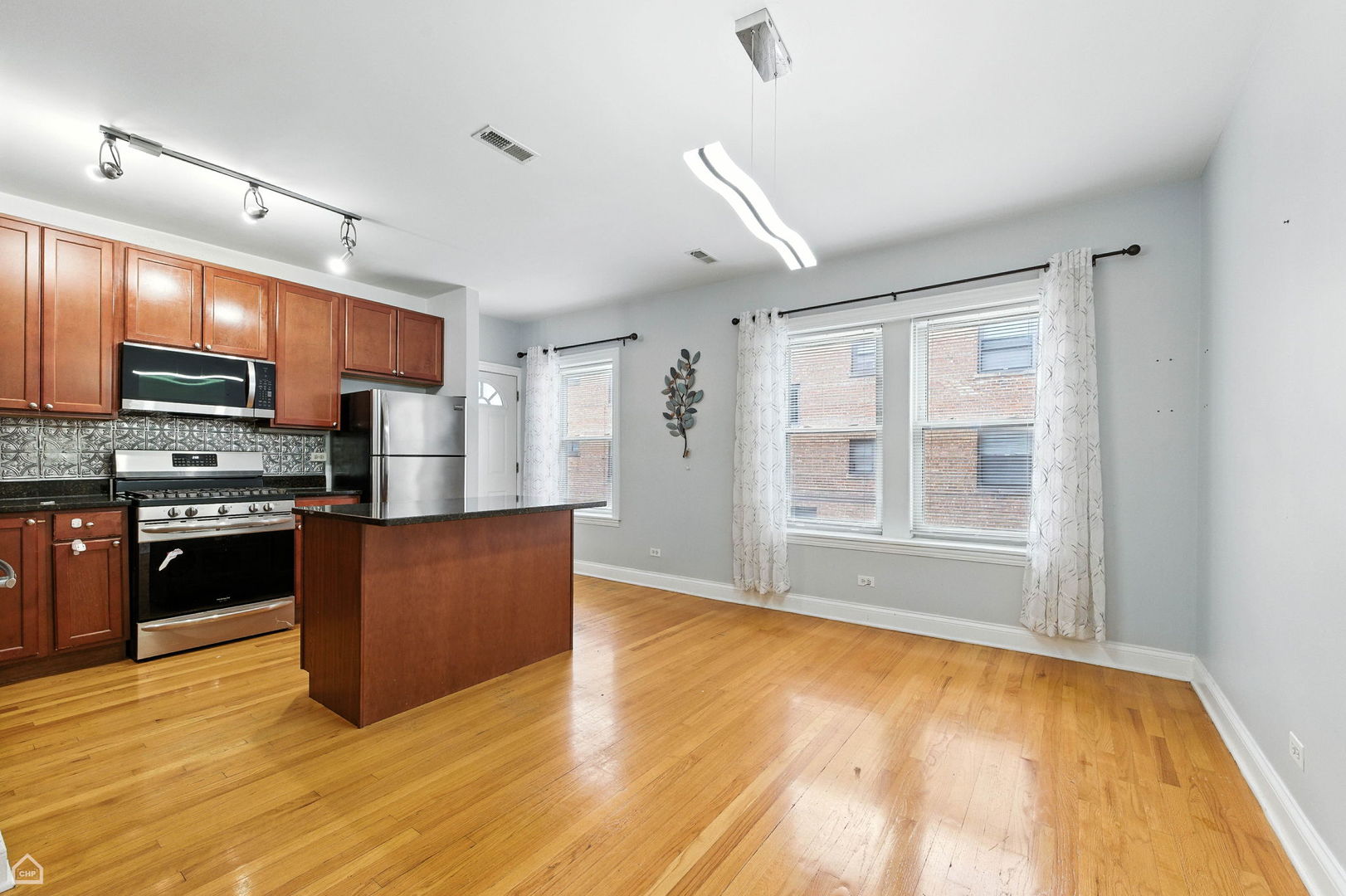 2611 W Rosemont Avenue Unit: A