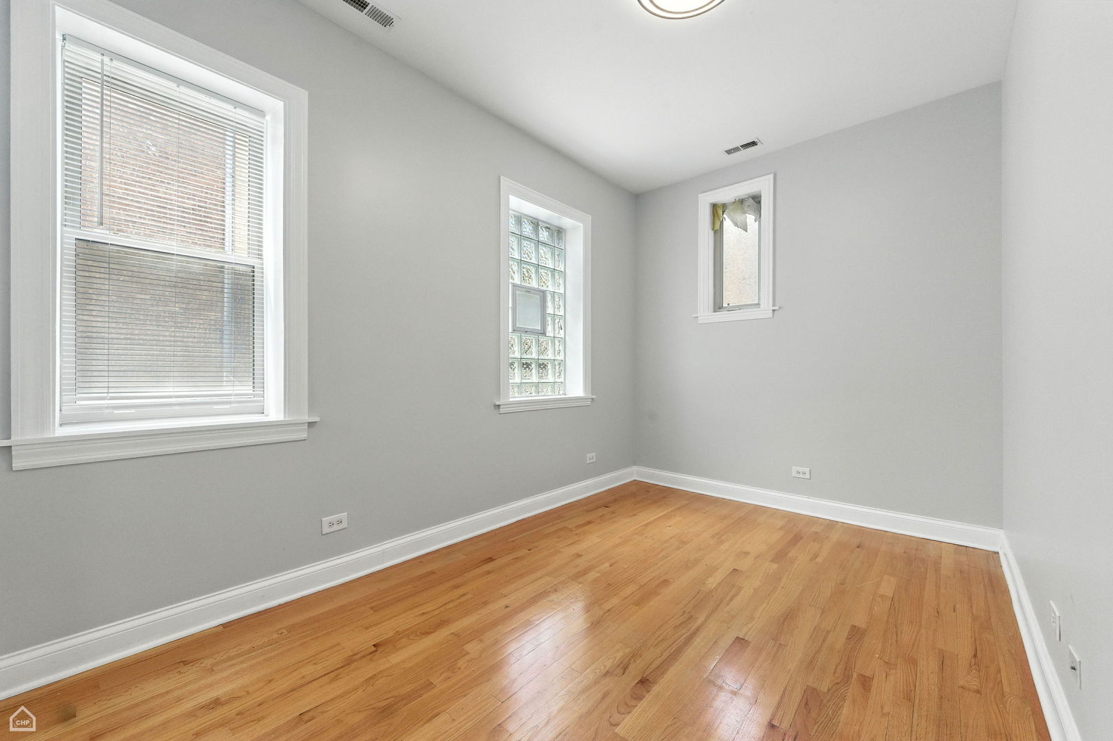 2611 W Rosemont Avenue Unit: A
