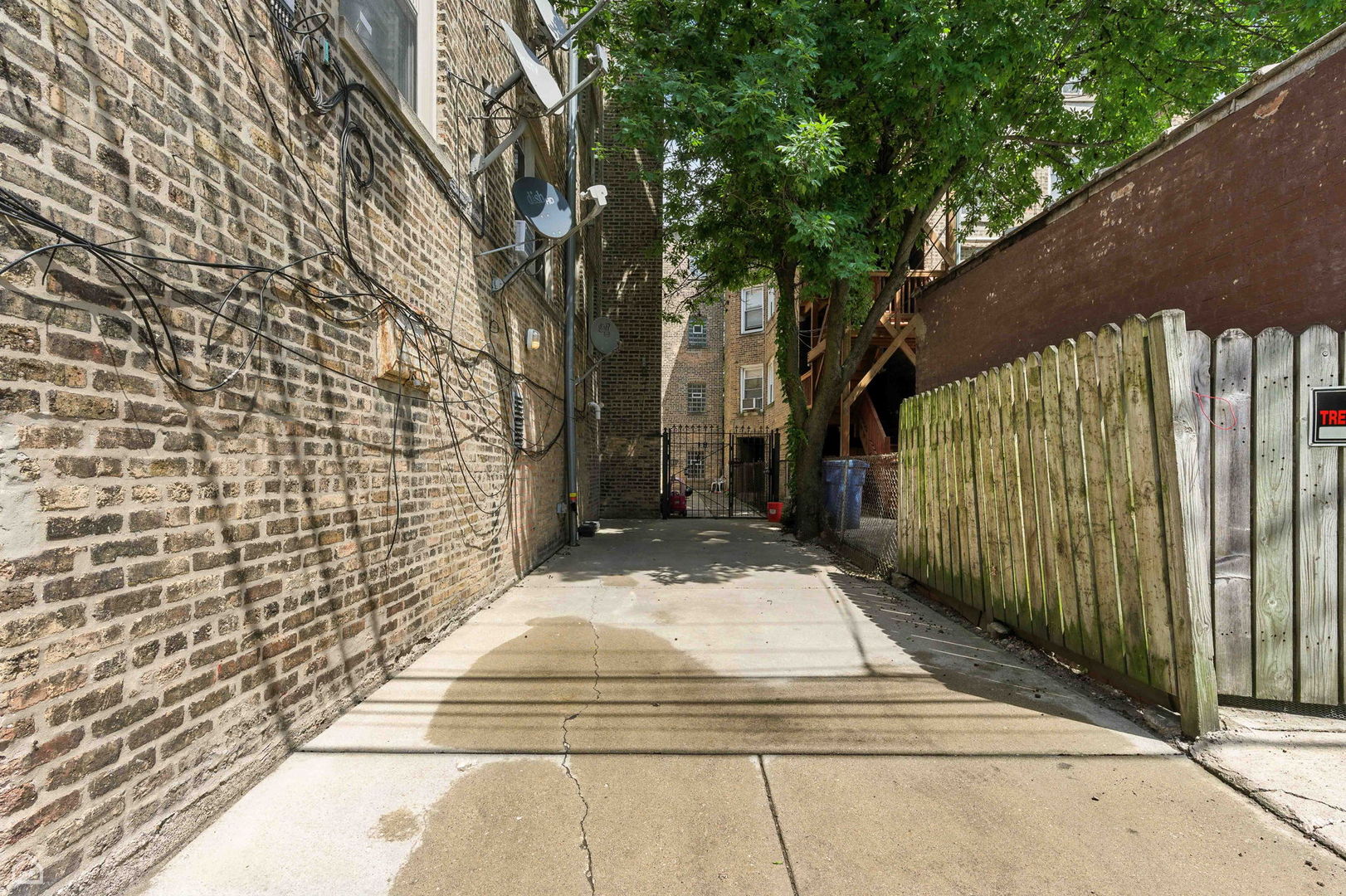 2611 W Rosemont Avenue Unit: A