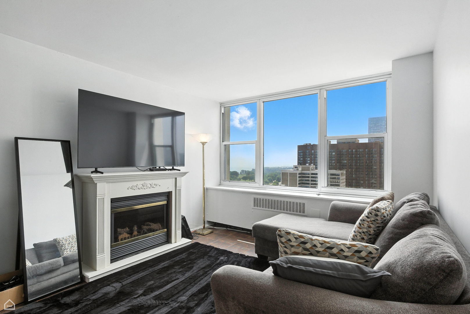 4250 N Marine Drive Unit: 1912