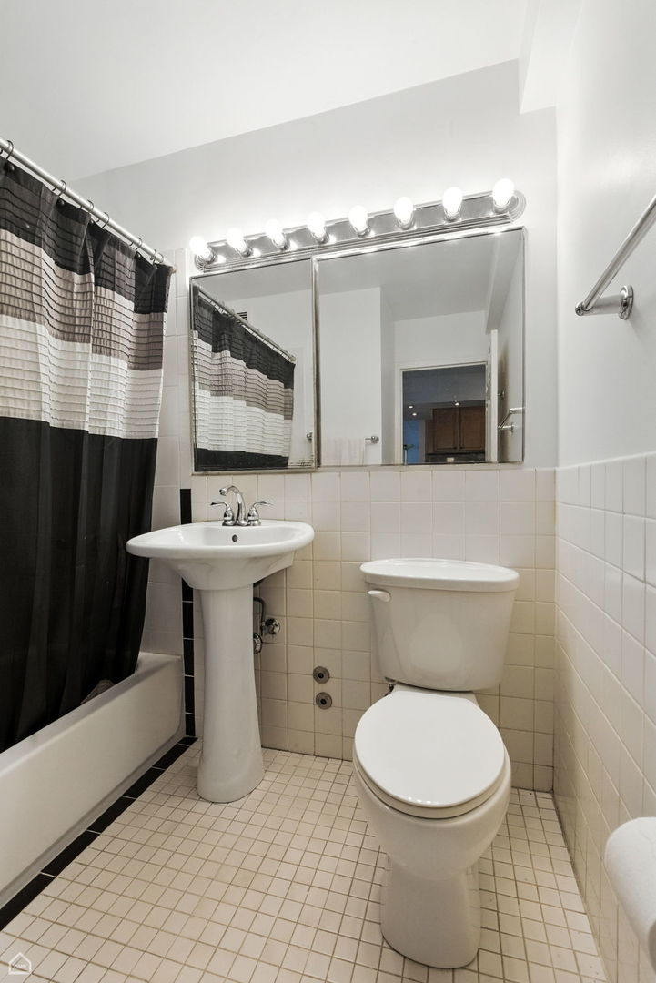 4250 N Marine Drive Unit: 1912