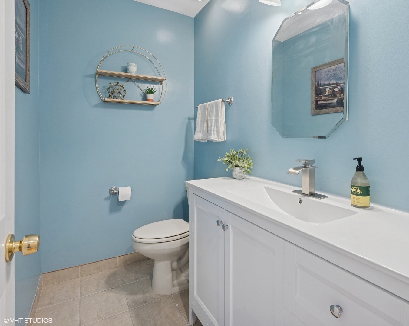 2652 W RASCHER Avenue Unit: 304