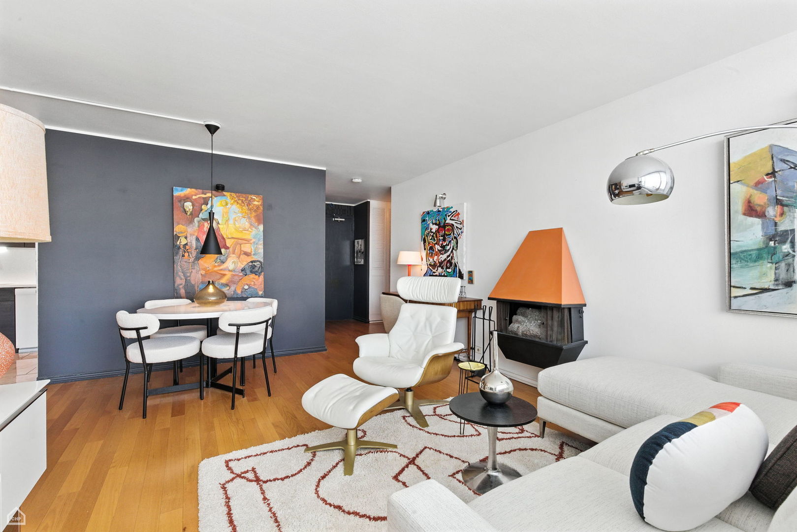 4250 N Marine Drive Unit: 2913