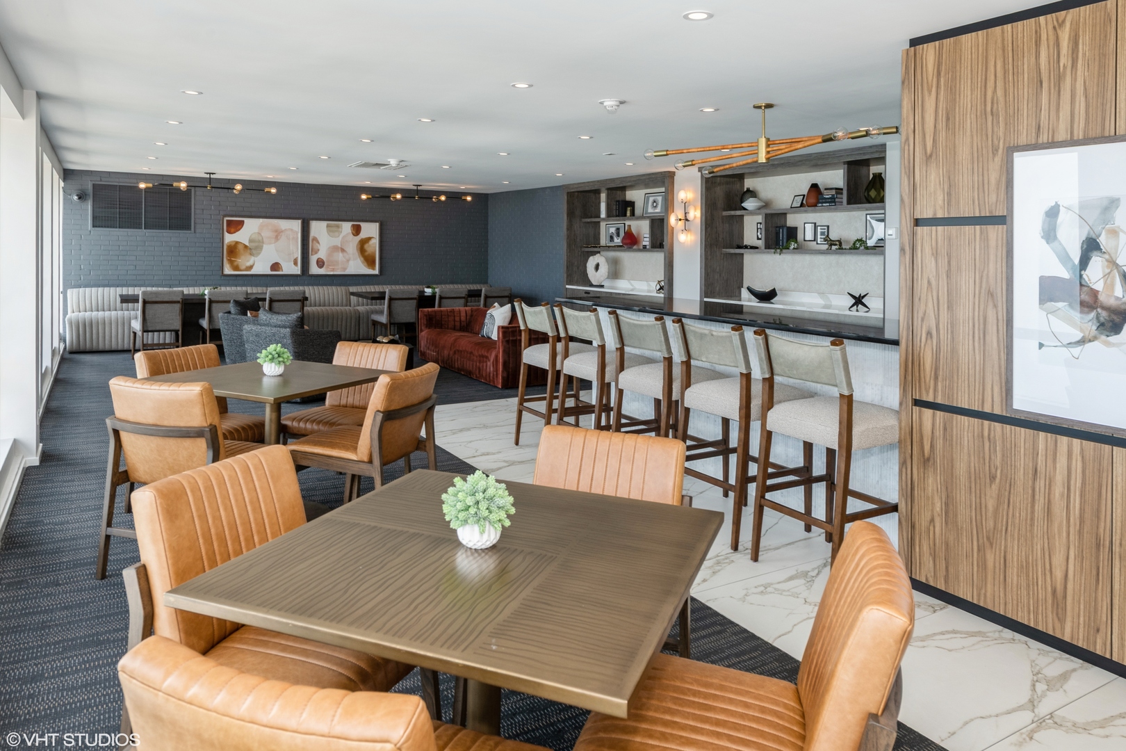 260 E Chestnut Street Unit: 1211