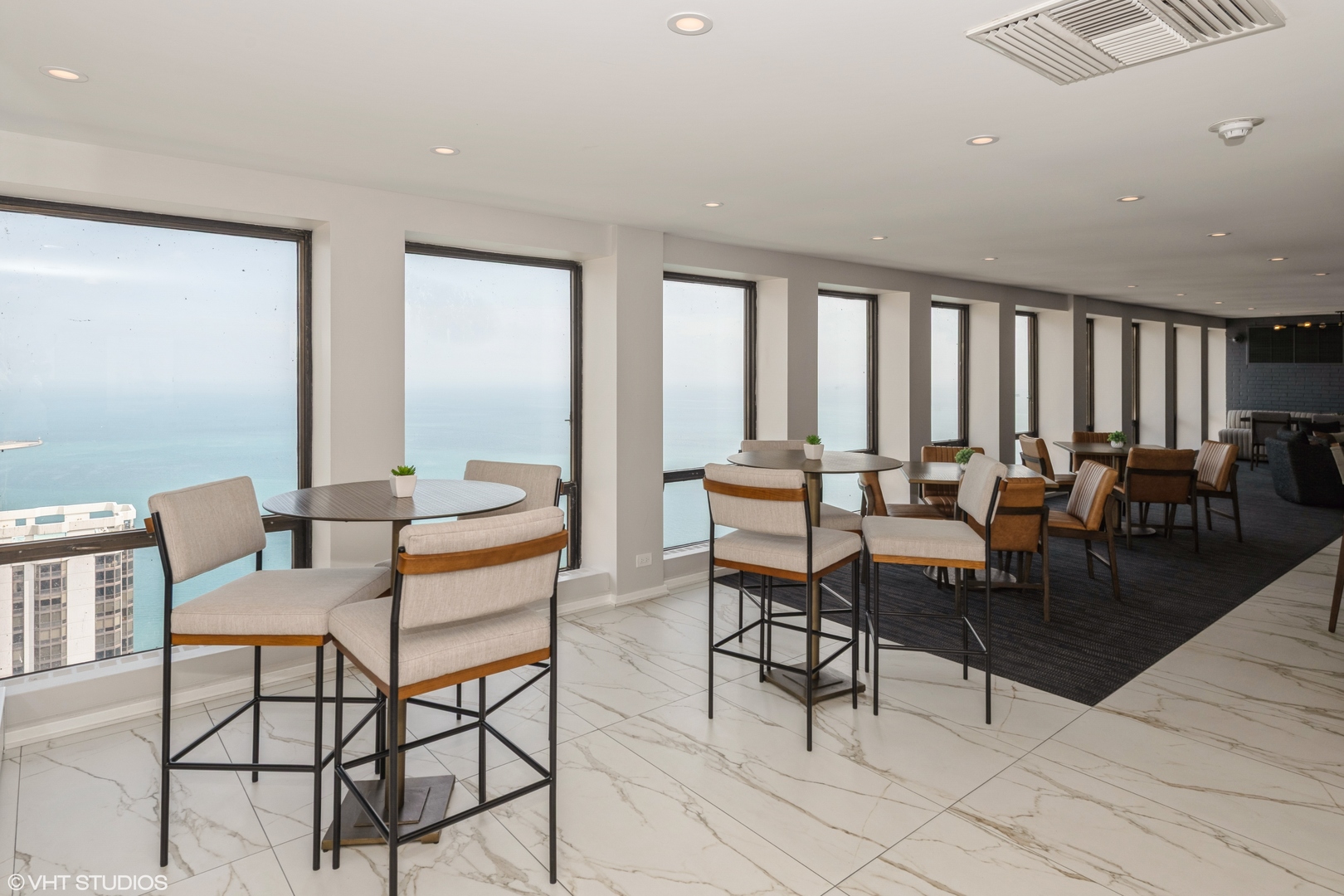 260 E Chestnut Street Unit: 1211