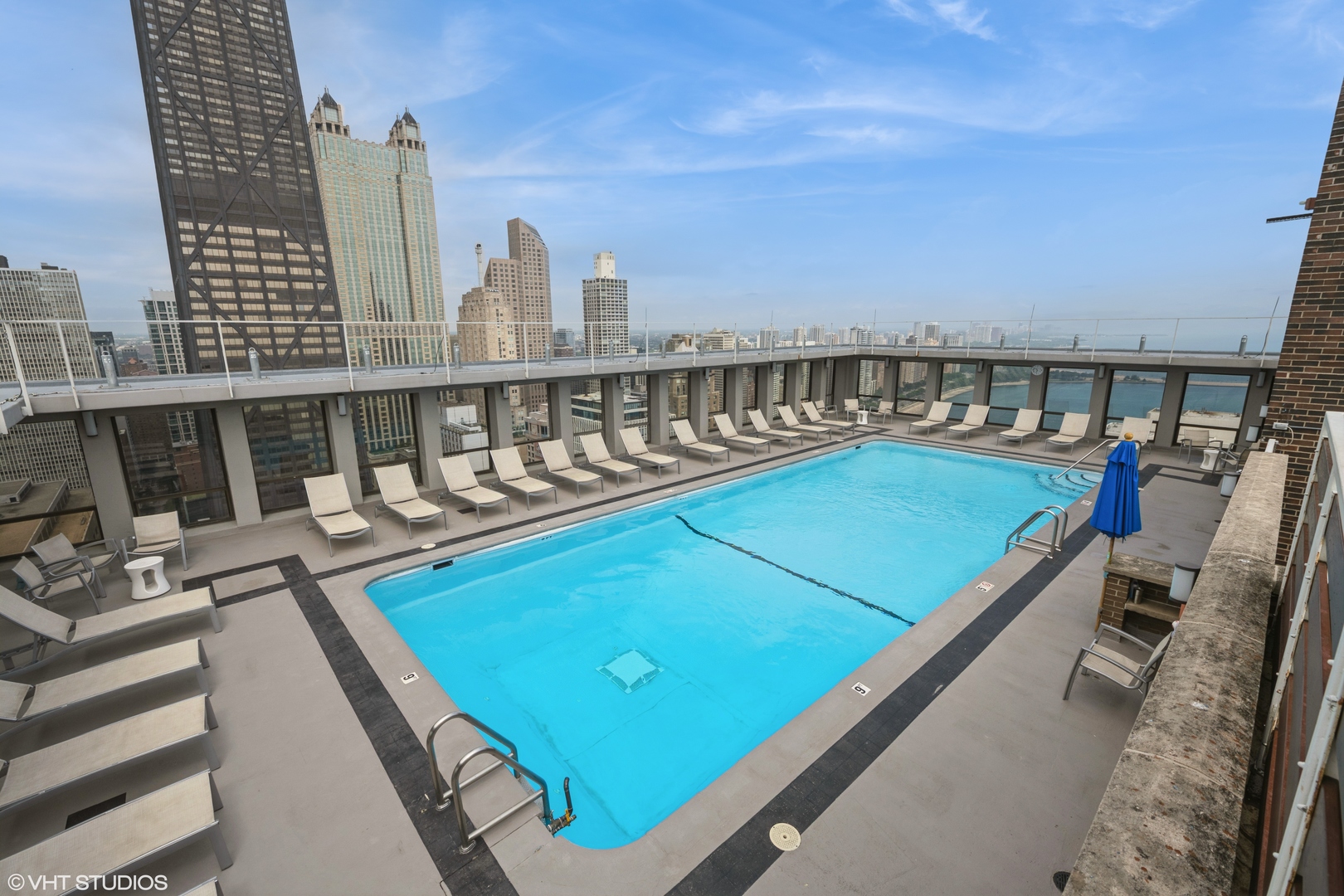 260 E Chestnut Street Unit: 1211