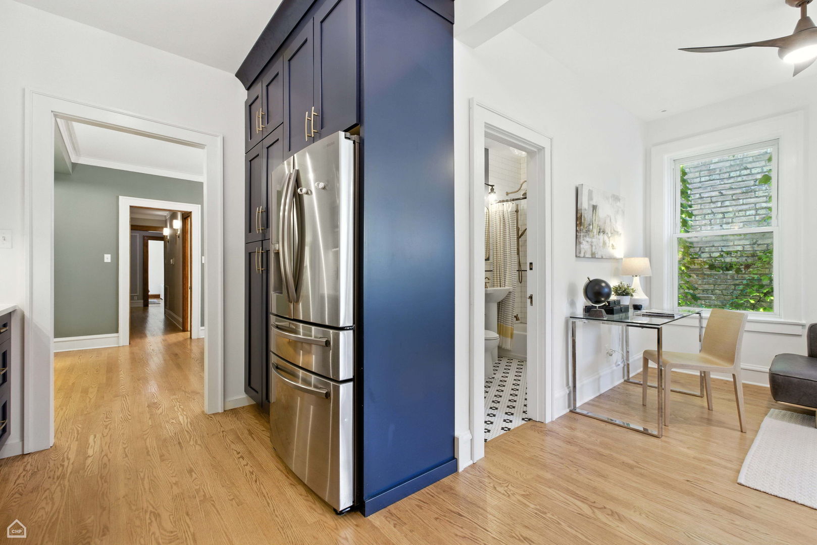 520 W Roscoe Street Unit: 2W