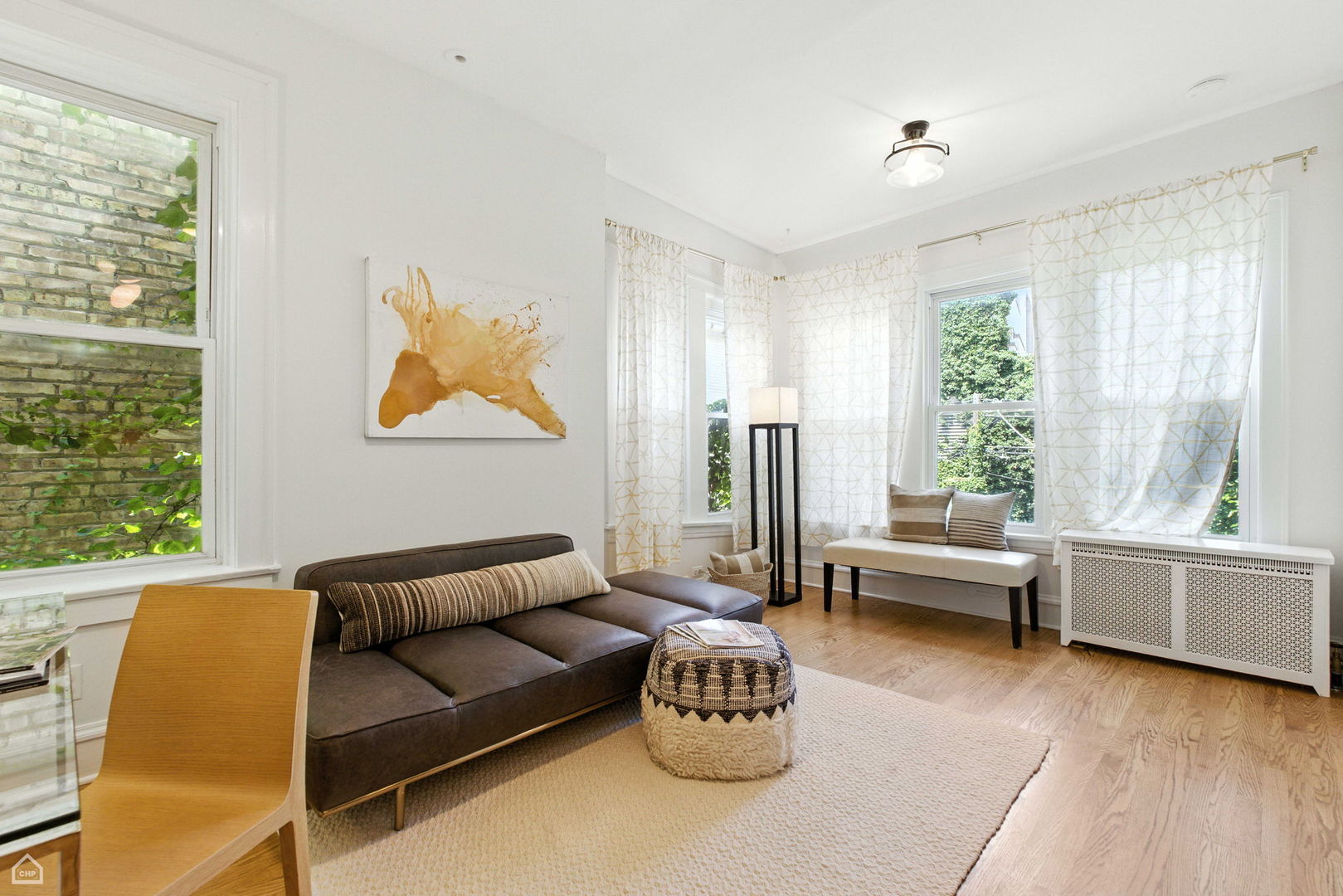 520 W Roscoe Street Unit: 2W