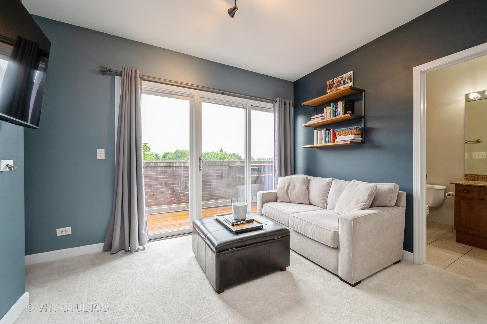 4152 N Lincoln Avenue Unit: 8W