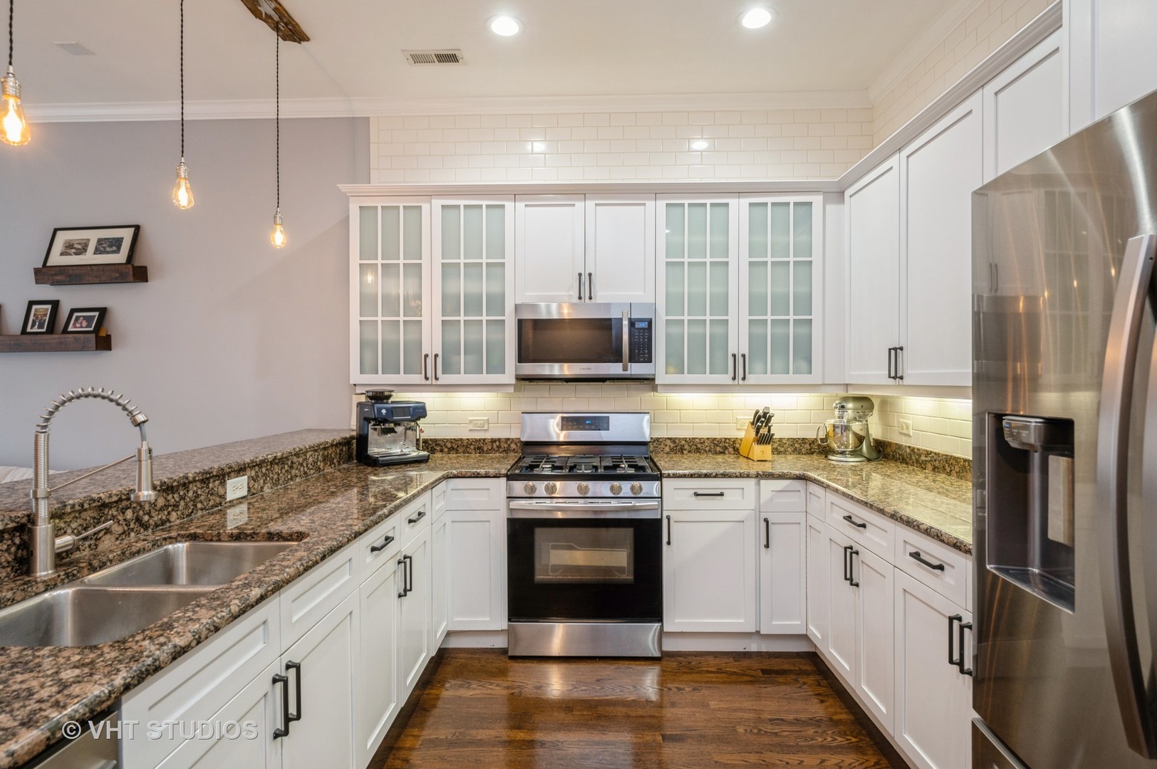 4152 N Lincoln Avenue Unit: 8W