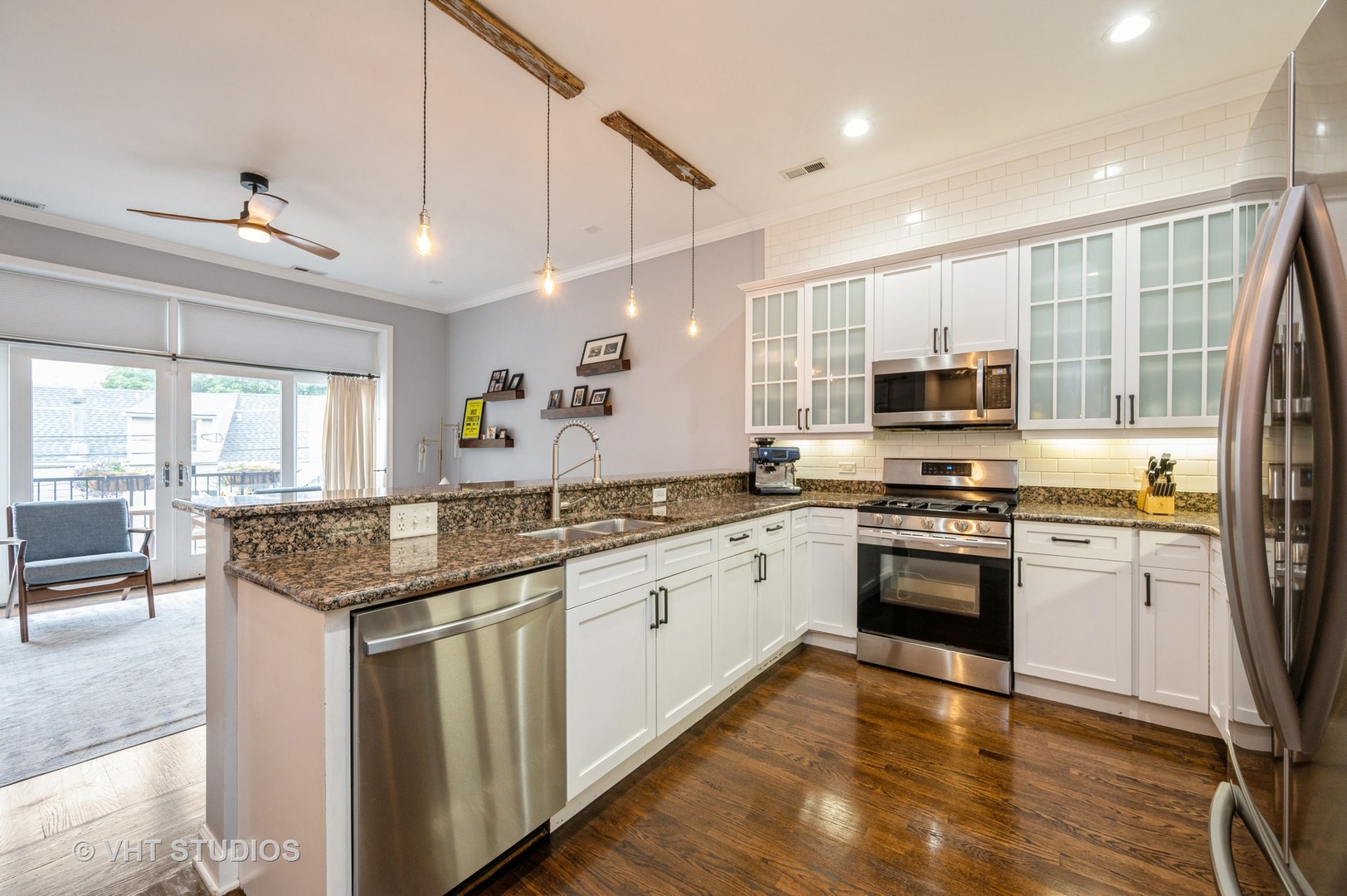 4152 N Lincoln Avenue Unit: 8W