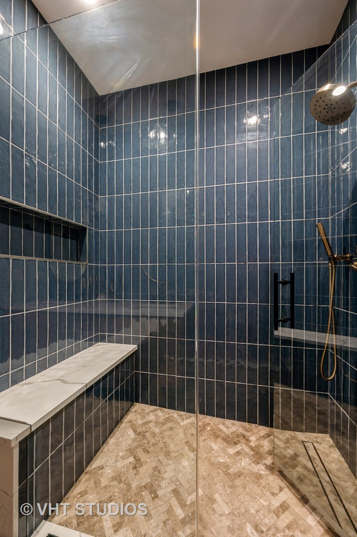 4152 N Lincoln Avenue Unit: 8W