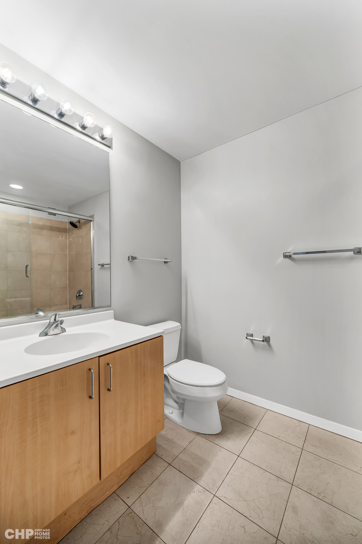 600 N Kingsbury Street Unit: 1712