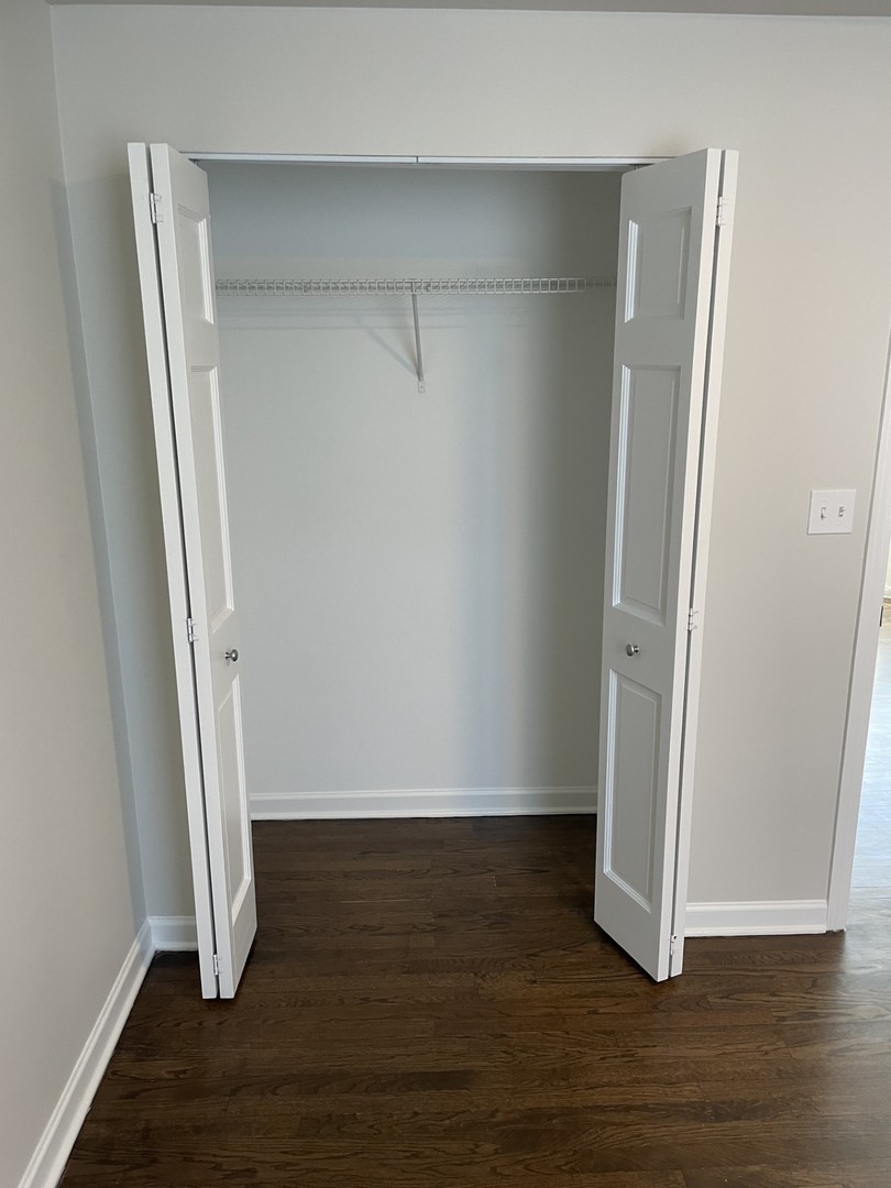 7318 N Honore Street Unit: 403