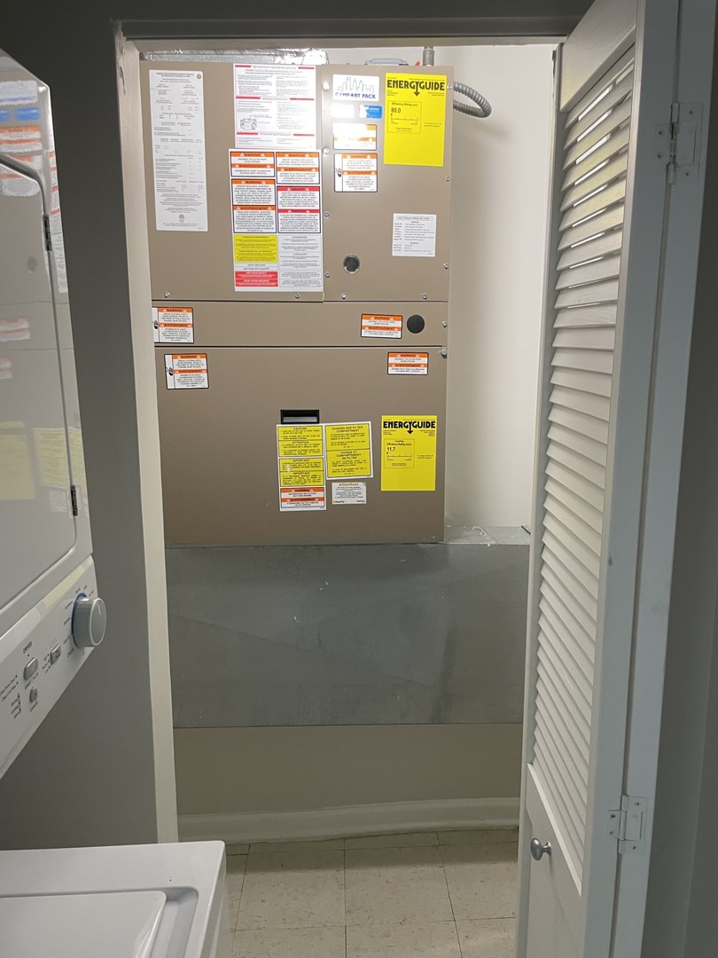 7318 N Honore Street Unit: 403