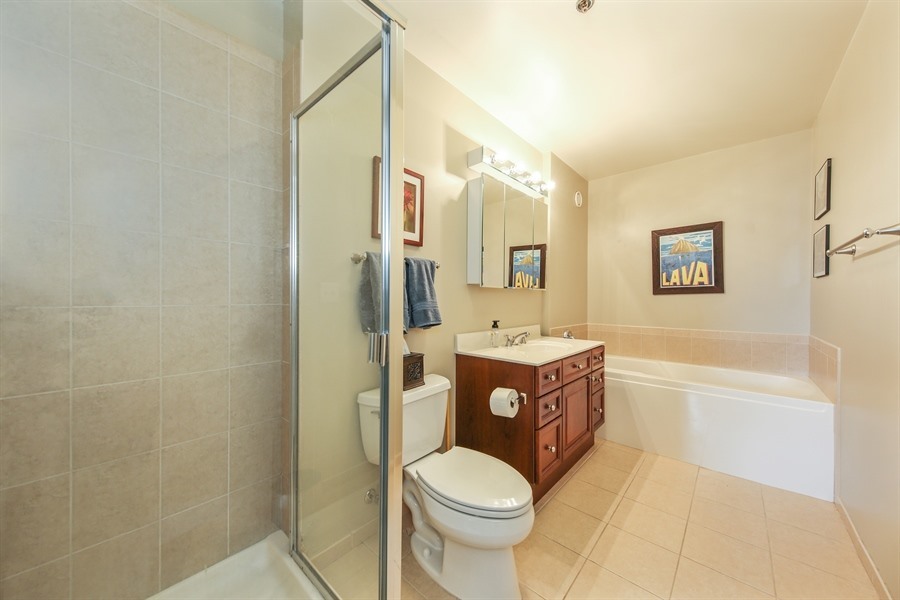 330 W Grand Avenue Unit: 1706