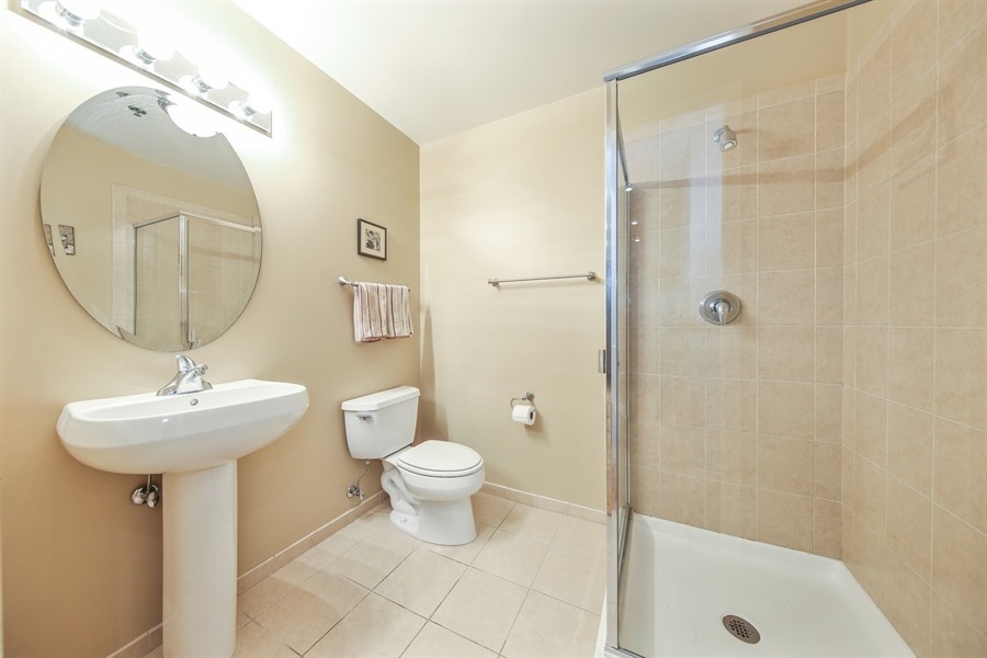 330 W Grand Avenue Unit: 1706