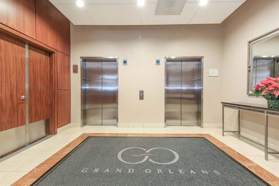 330 W Grand Avenue Unit: 1706