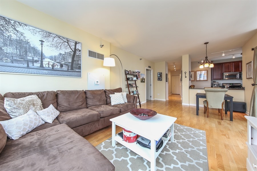 330 W Grand Avenue Unit: 1706