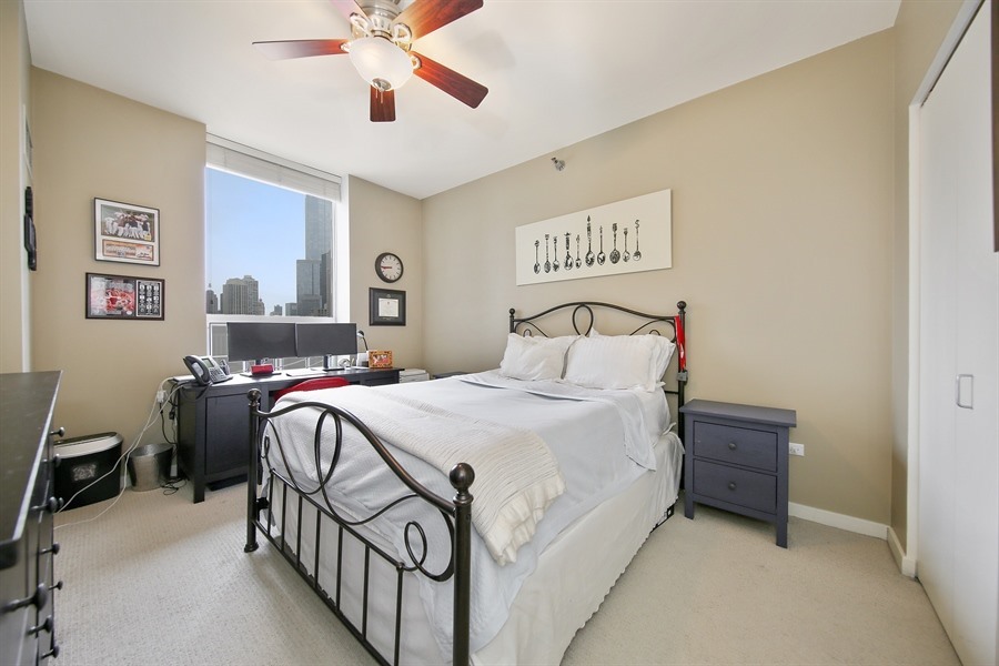 330 W Grand Avenue Unit: 1706
