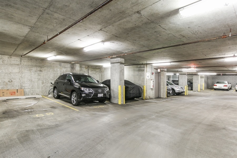 330 W Grand Avenue Unit: 1706