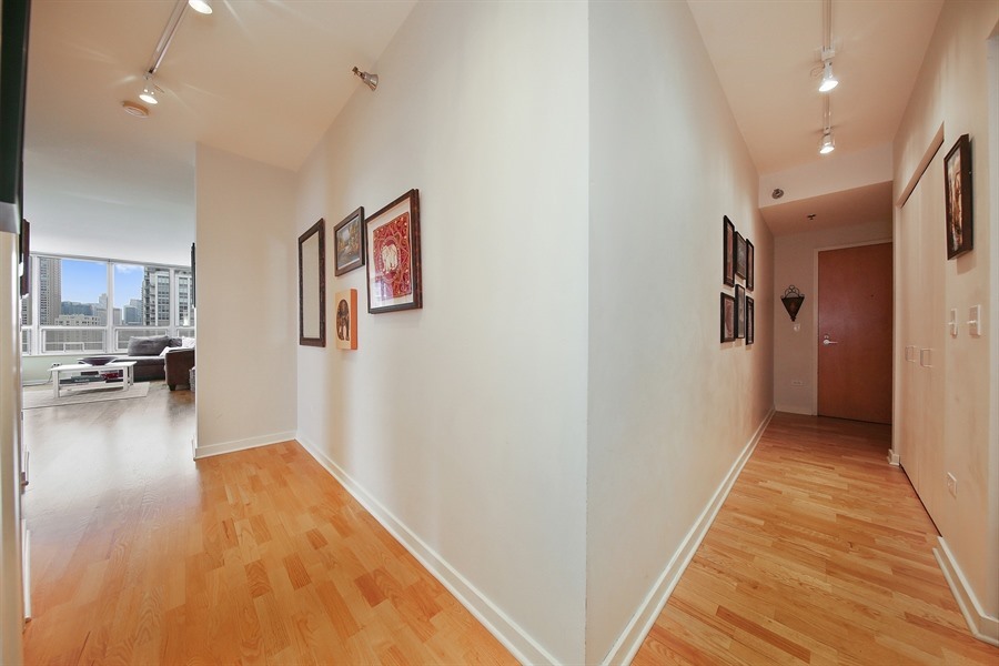 330 W Grand Avenue Unit: 1706