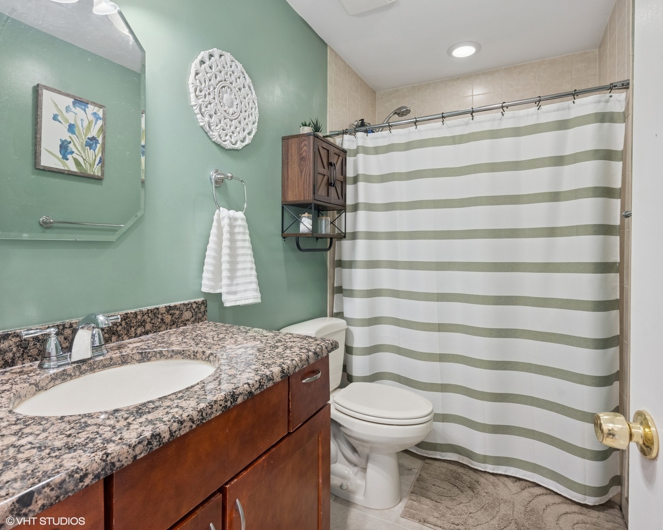 2652 W Rascher Avenue Unit: 304