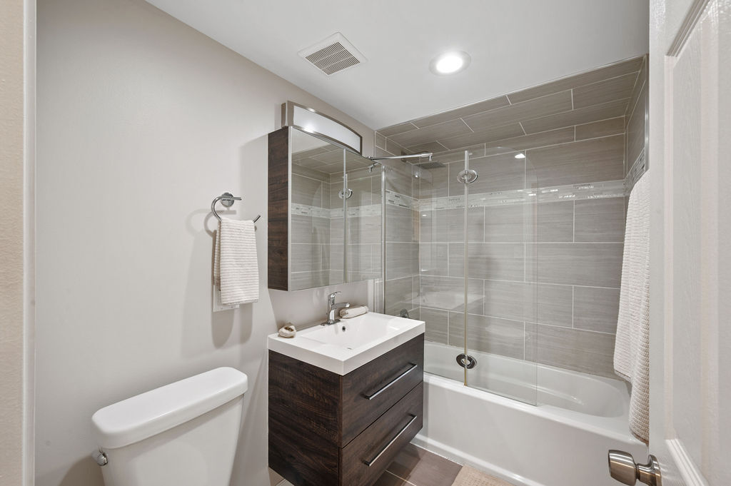 850 Des Plaines Avenue Unit: 309