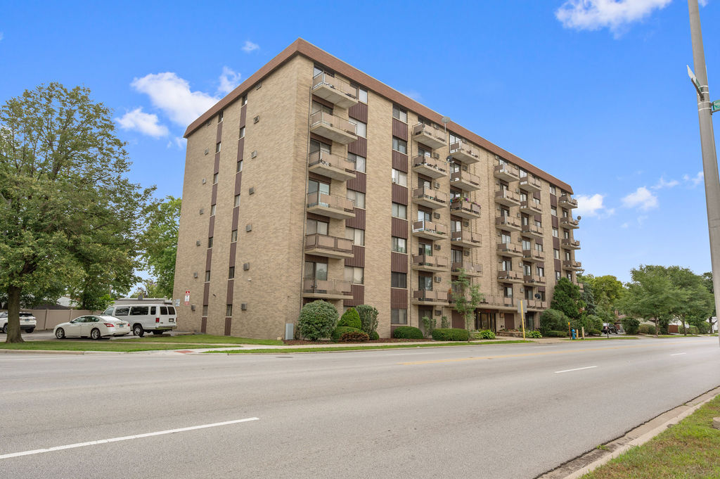 850 Des Plaines Avenue Unit: 309