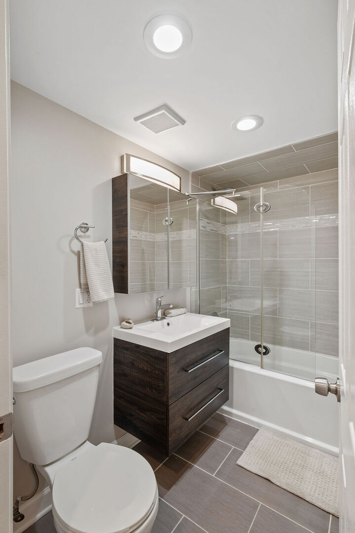 850 Des Plaines Avenue Unit: 309