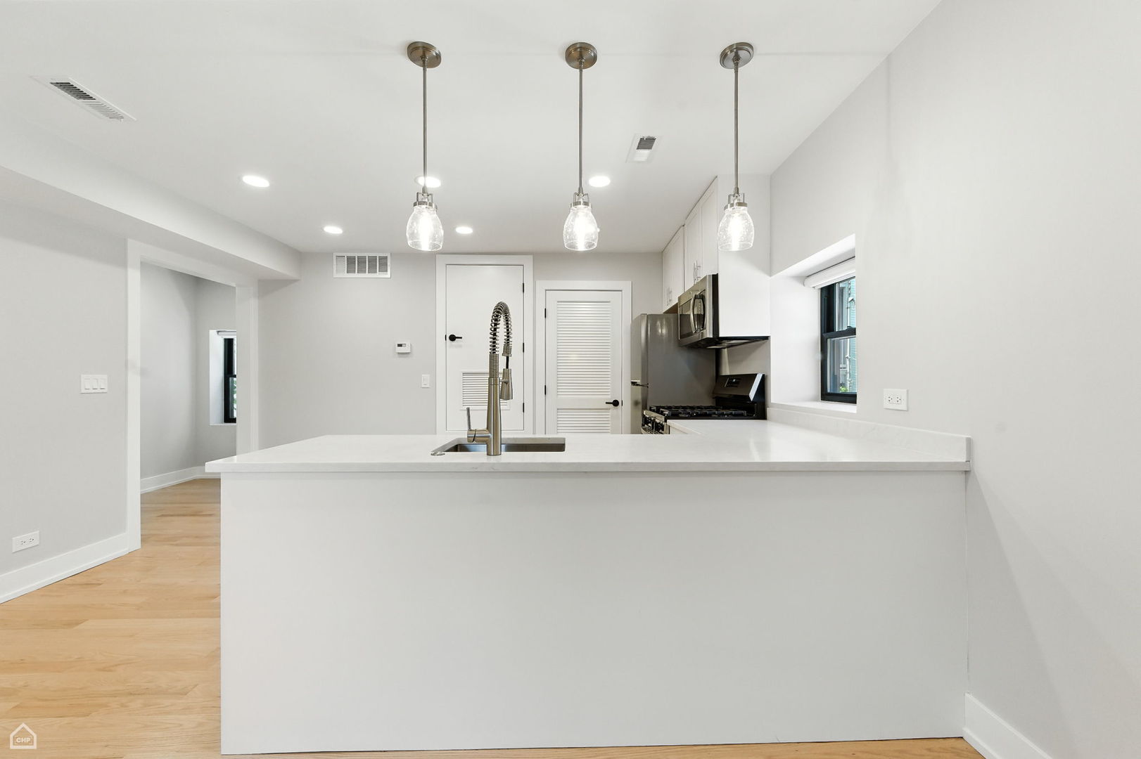 3935 N Seeley Avenue Unit: CH